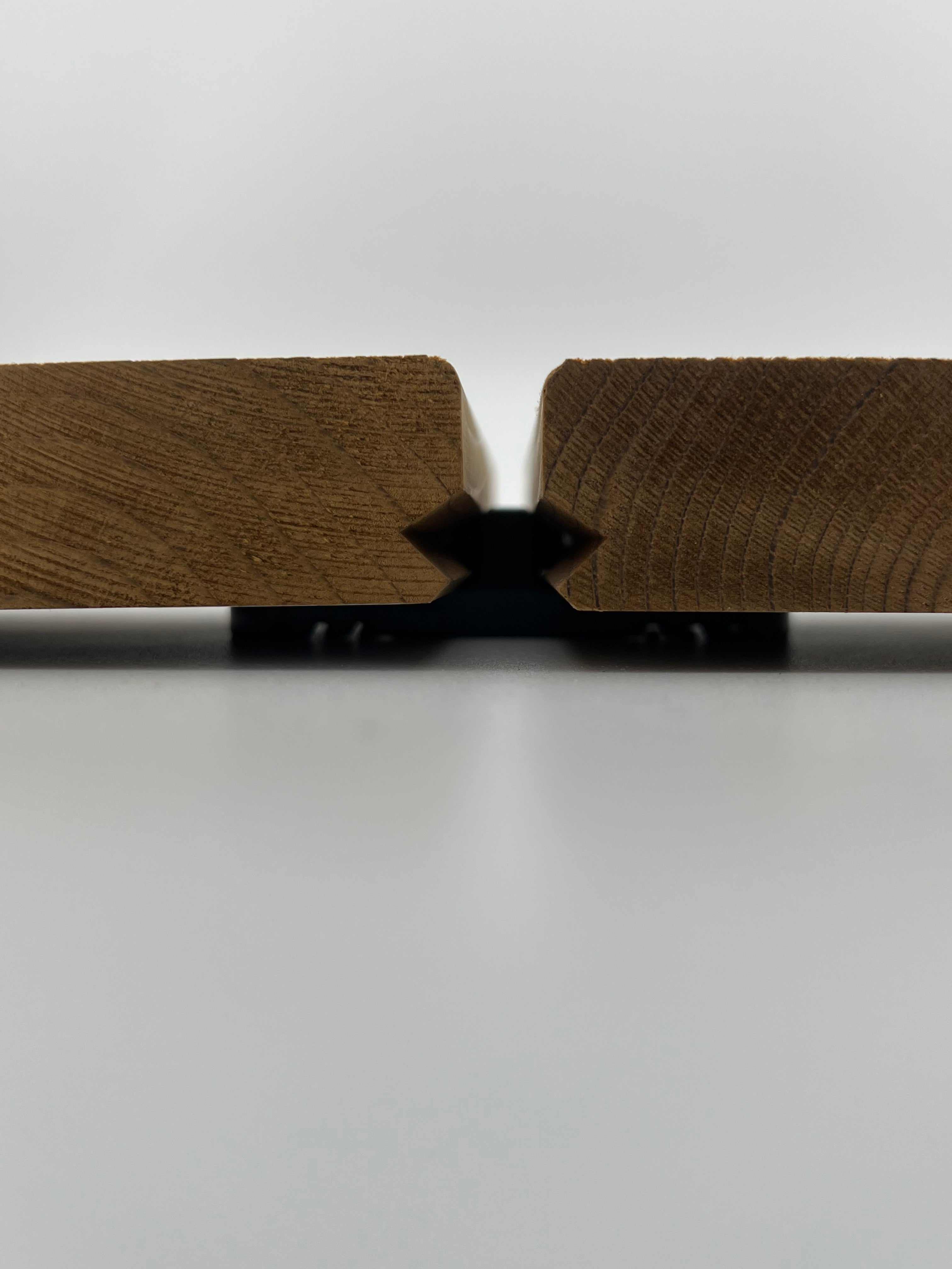 Lunawood Terrassendiele mit Nut Profix 2 Verbindung, Ansicht von Vorne