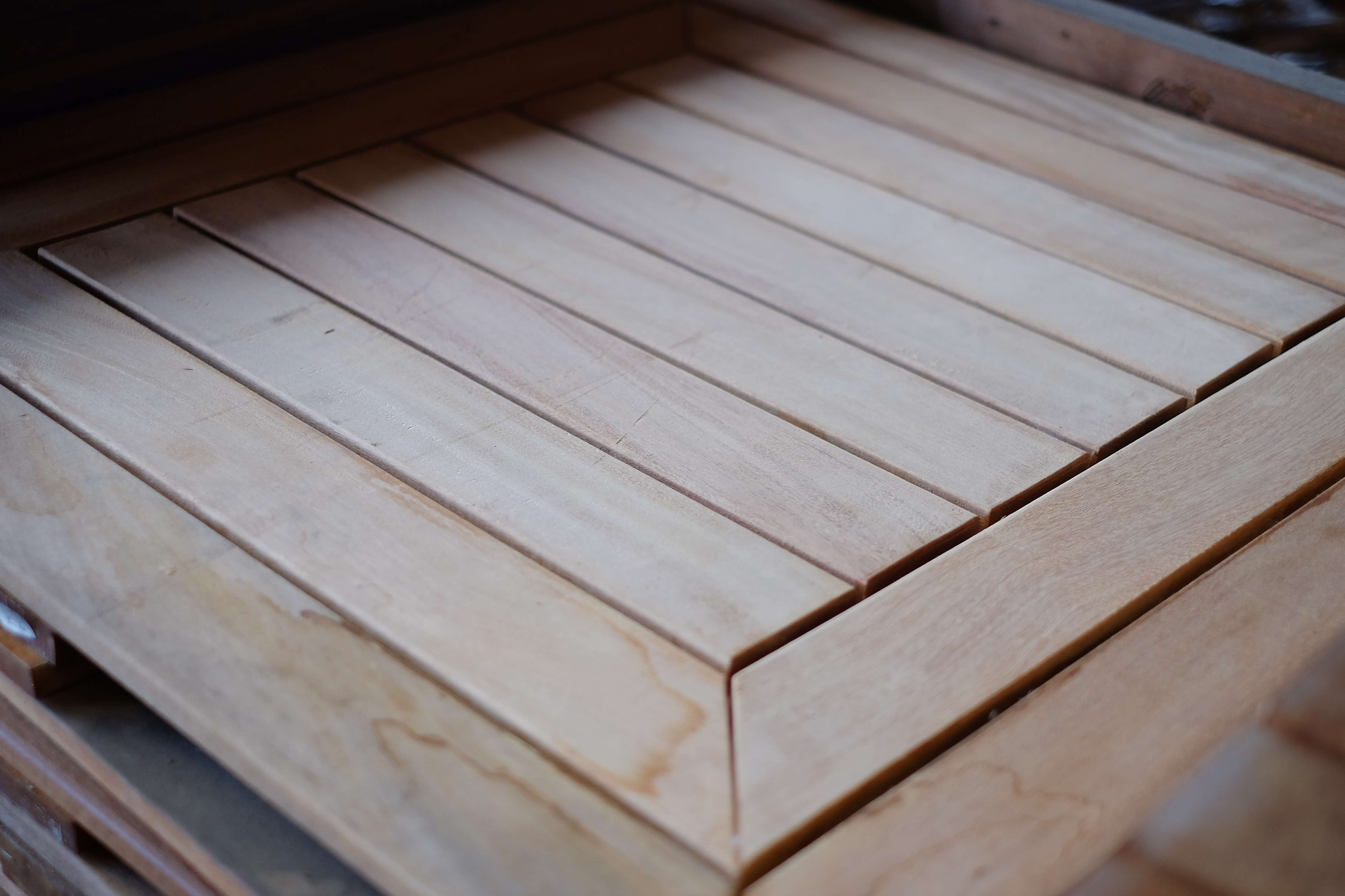 Cumaru Holzfliese 100 x 100cm, Doppelfries 38mm, Kasettenfliese