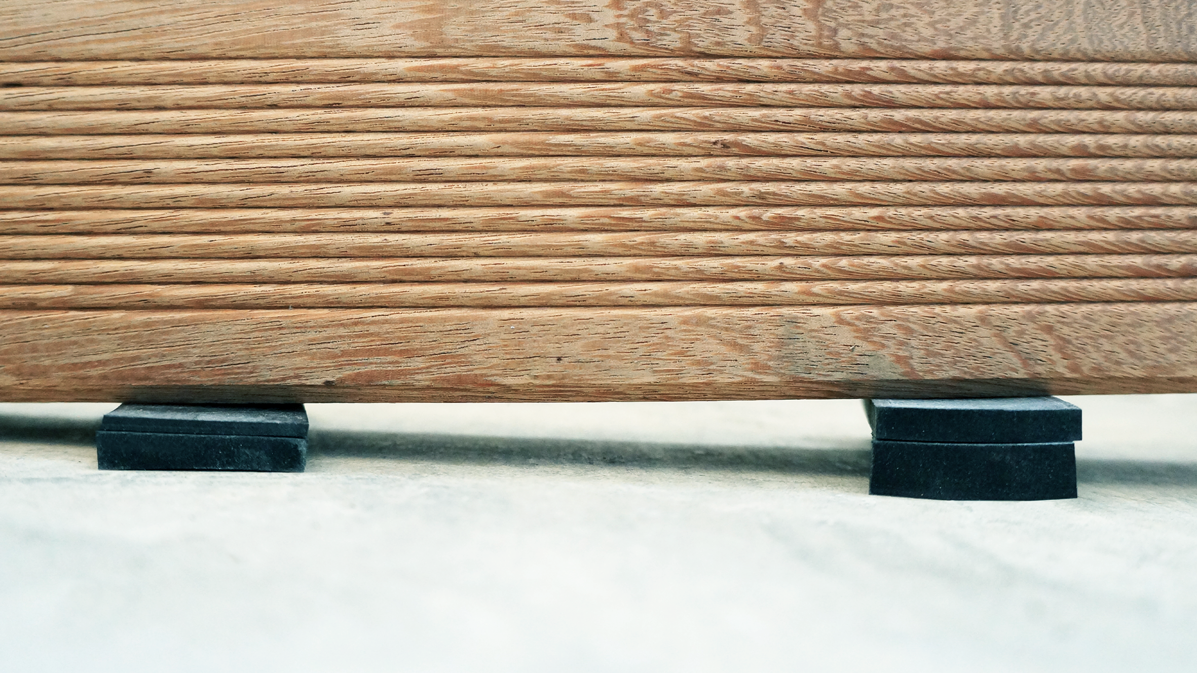 Gumo L Terrassenpads – langlebige Gummipads für Unterkonstruktionen unterschiedliche Höhen Anwendungsbeispiel