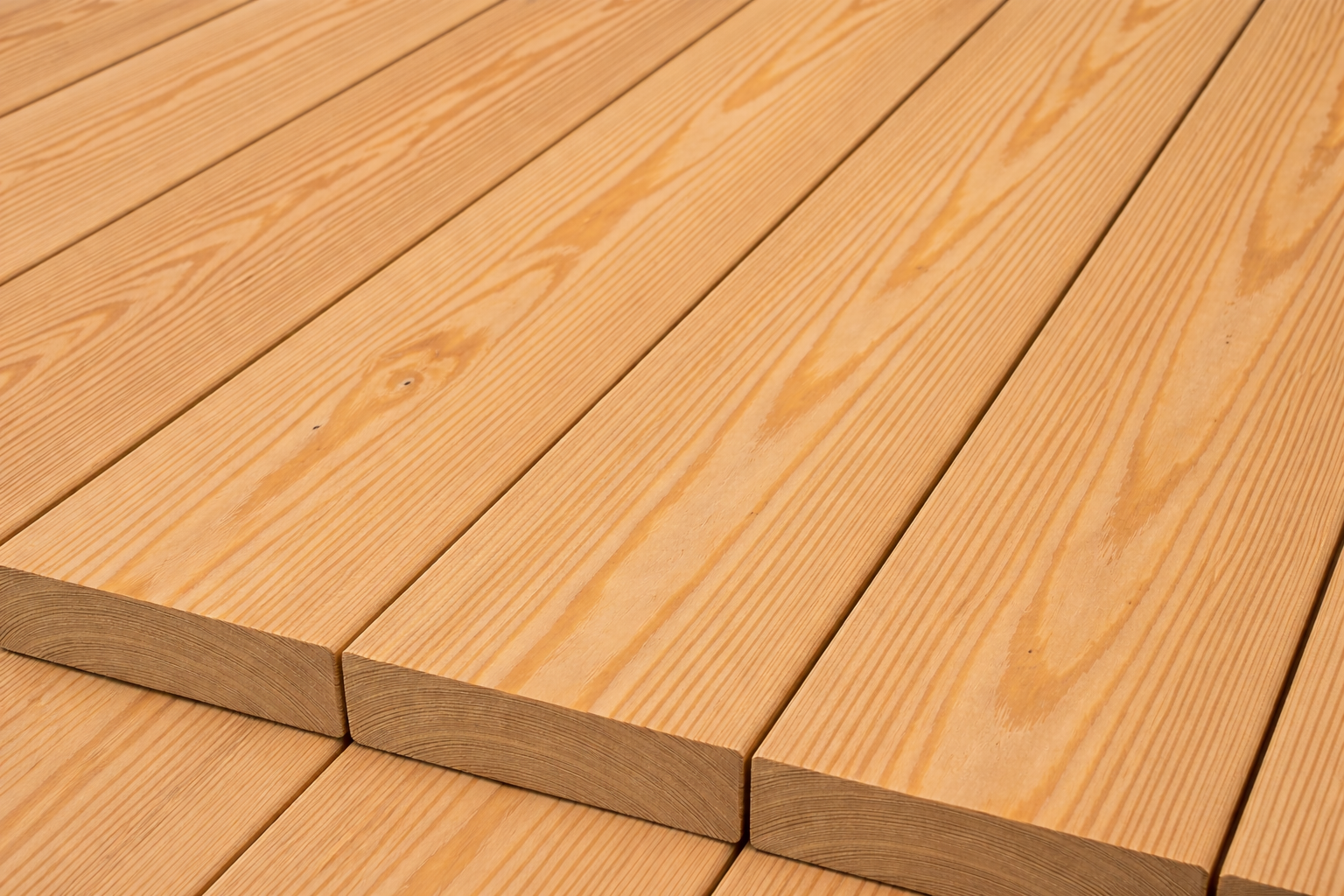 Sibirische Lärche Terrassendielen 40 x 143 mm – Massivholz in Bestform