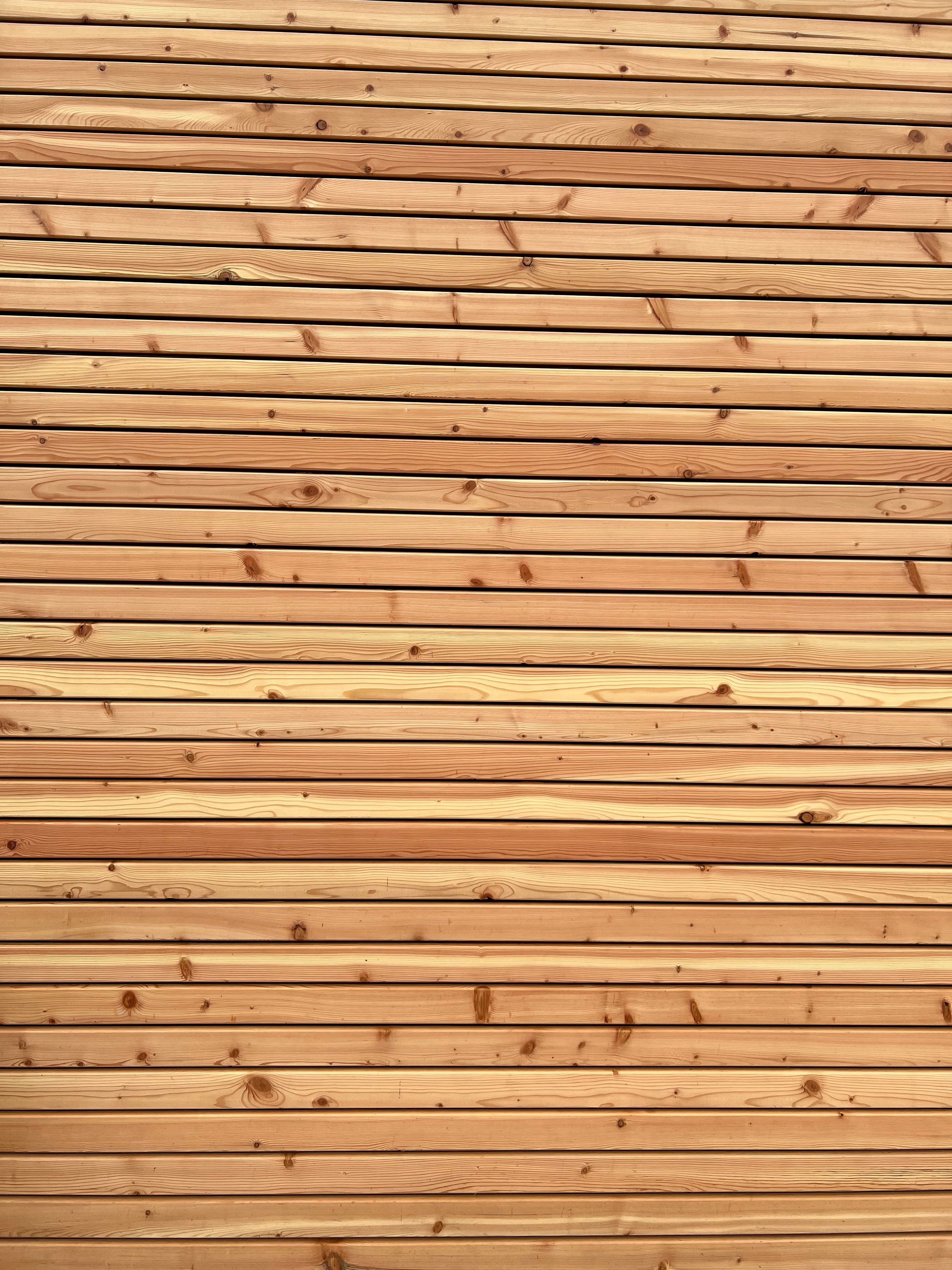 Rhombusprofil Lärche 27x96mm Ambiente