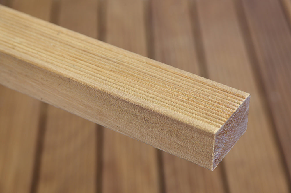 Unterkonstruktion 45 × 70 mm aus Bangkirai-ähnlichem Holz